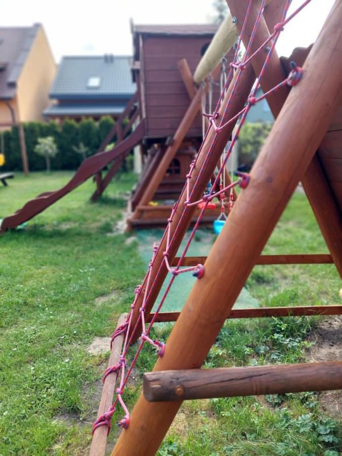 Pokoje I Domki Nadmorskie - Bajkowa Mierzeja Stegna  Buitenkant foto